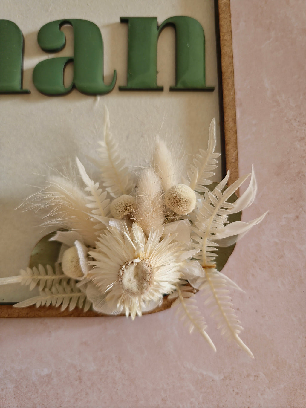 Cadre en bois fleurs séchées – décoration murale artisanale (pièce unique)