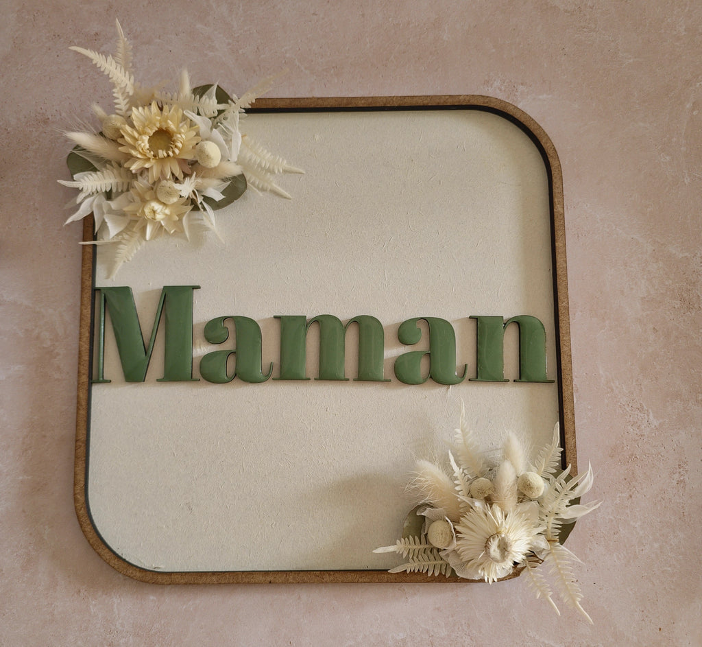 Cadre en bois fleurs séchées – décoration murale artisanale (pièce unique)