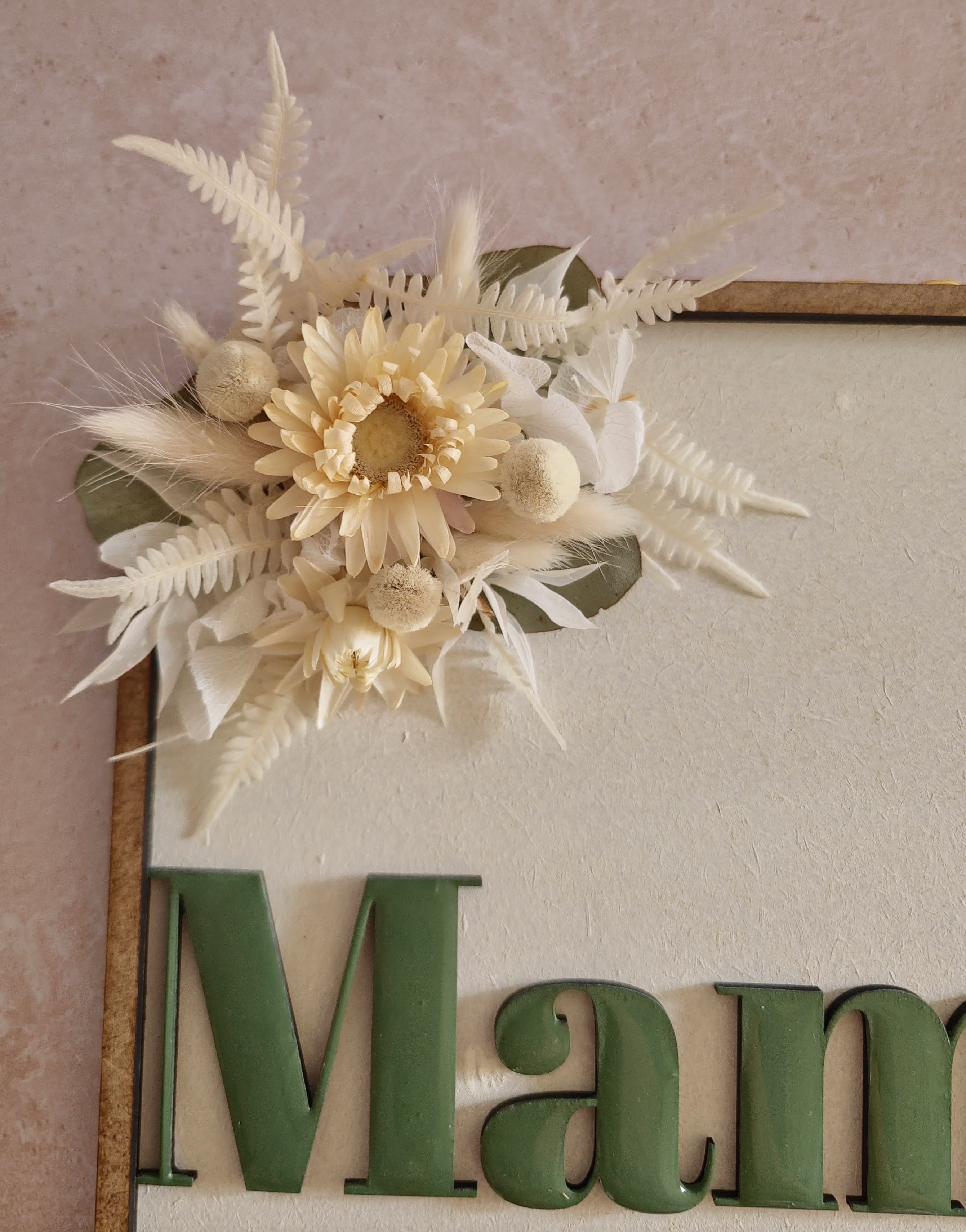 Cadre en bois fleurs séchées – décoration murale artisanale (pièce unique)