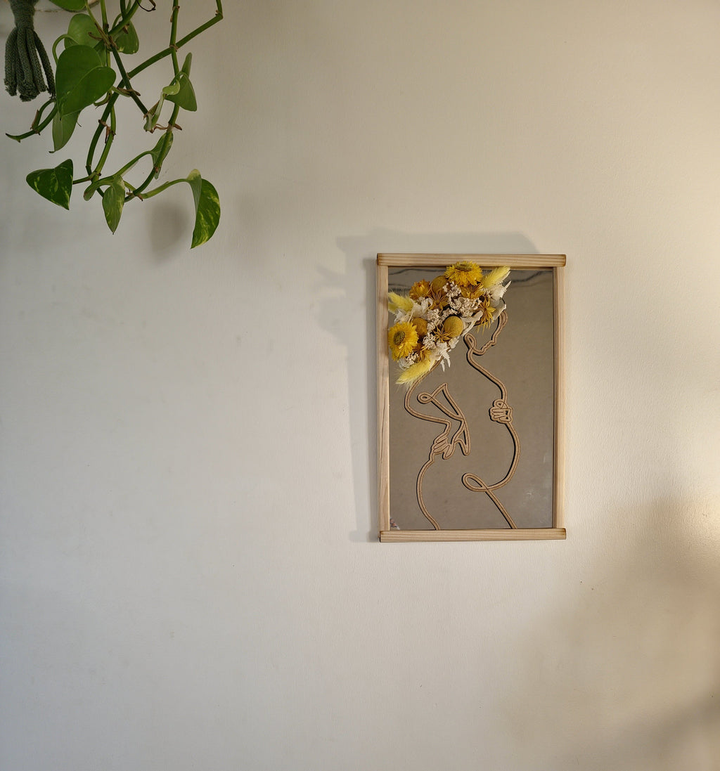Cadres miroir silhouettes en bois – Femmes & émotions en fleurs séchées